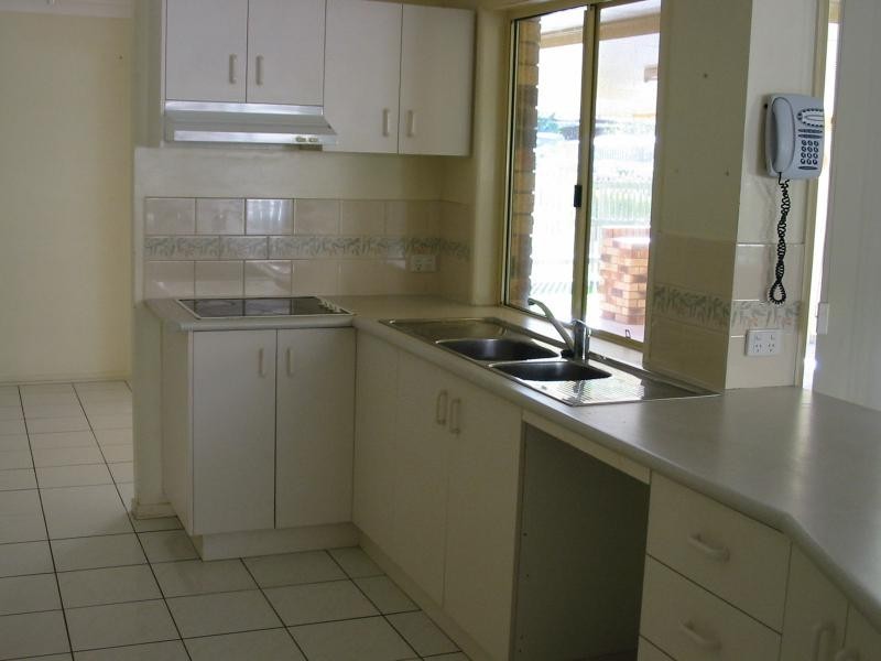 17 DUNNETT, Gracemere QLD 4702