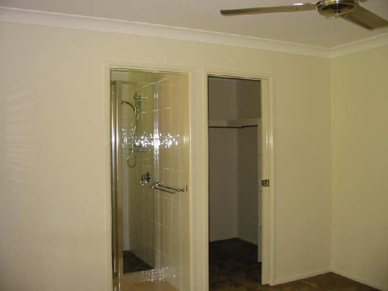 6 Davies Avenue, Gracemere QLD 4702