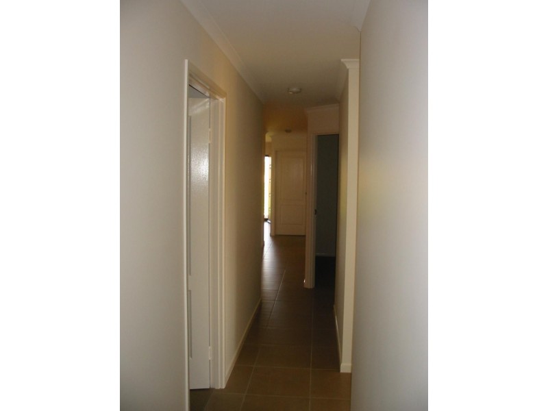 28 Jamie Crescent, Gracemere QLD 4702