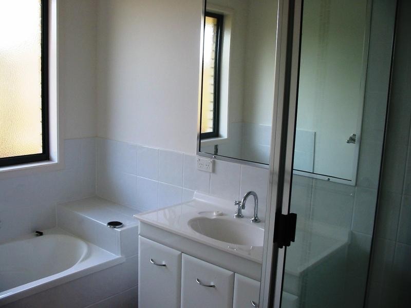 28 Jamie Crescent, Gracemere QLD 4702