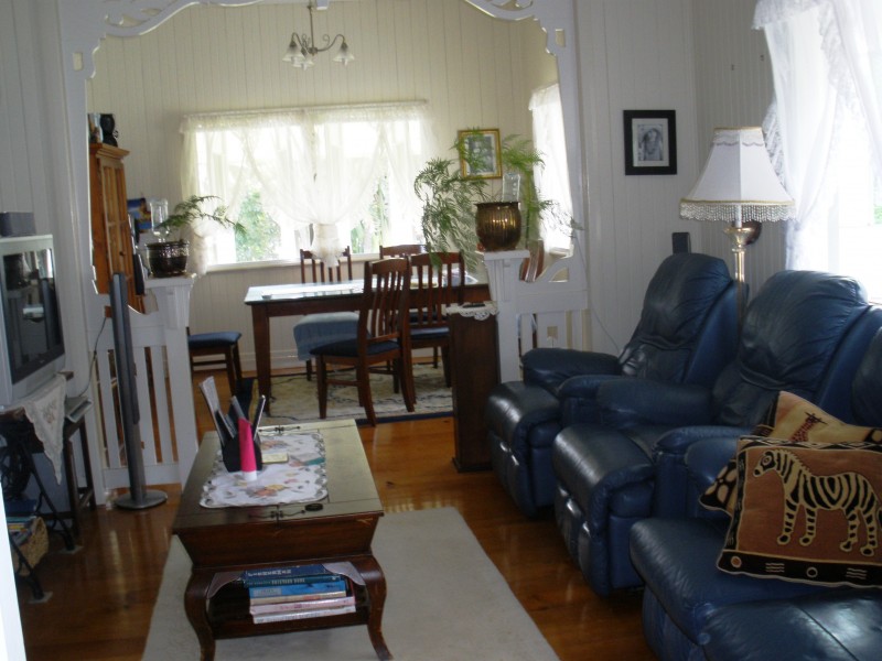 10 Tomkins St, Berserker QLD 4701
