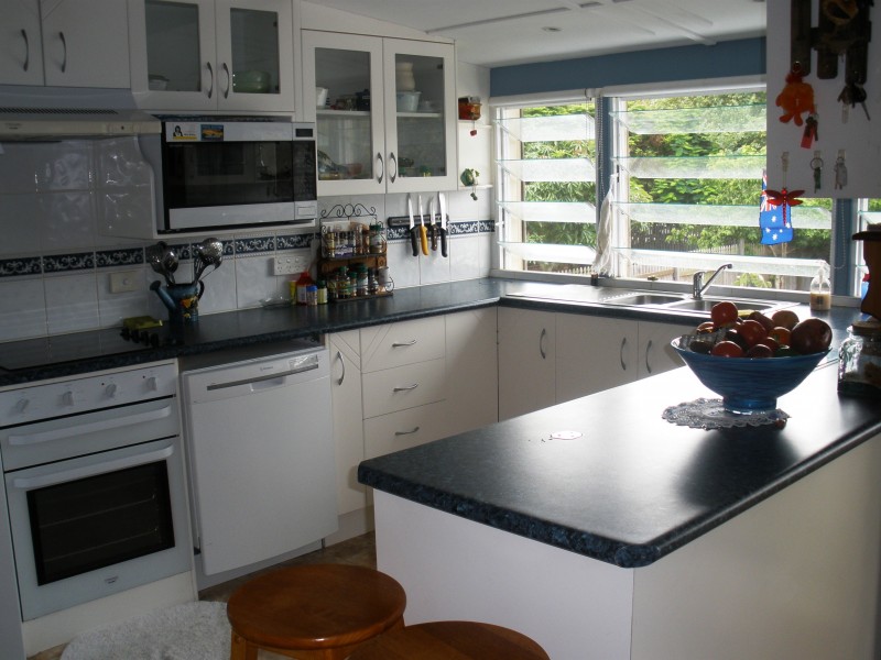 10 Tomkins St, Berserker QLD 4701
