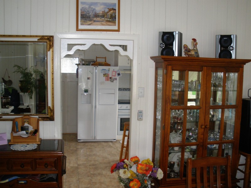 10 Tomkins St, Berserker QLD 4701