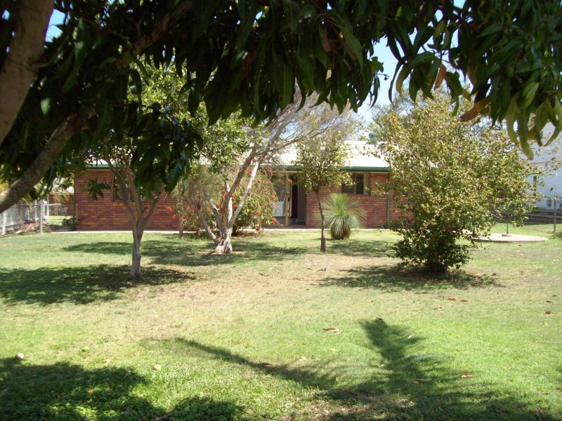 62 Donovan Crescent, Gracemere QLD 4702