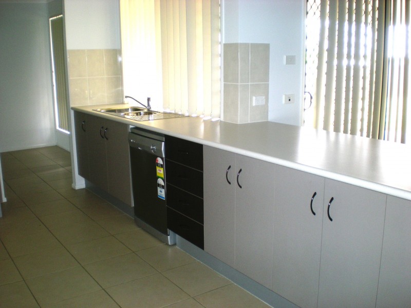 25 Sunrise Crescent, Gracemere QLD 4702