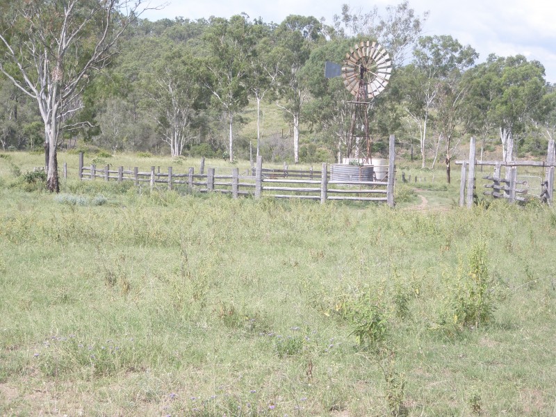 585 OAKEY CREEK RD, Boulder Creek QLD 4714