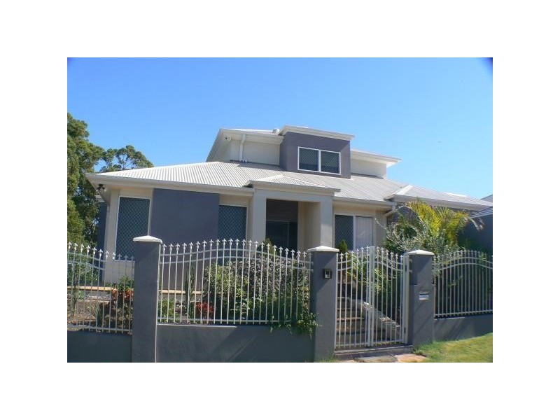 2 Grange Avenue, Carseldine QLD 4034