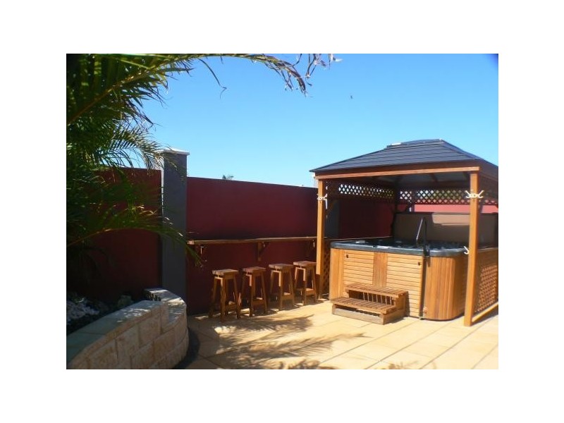 2 Grange Avenue, Carseldine QLD 4034