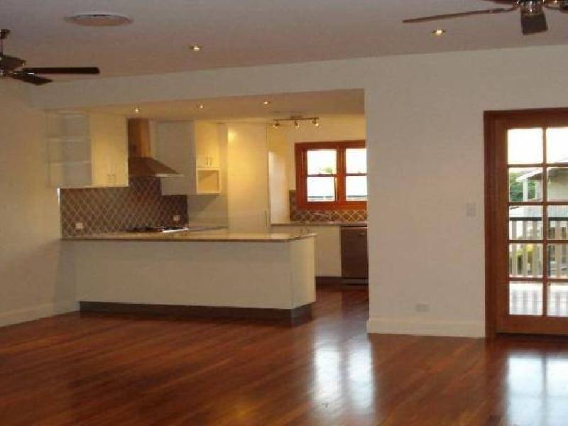 10 Eleventh Avenue, Kedron QLD 4031