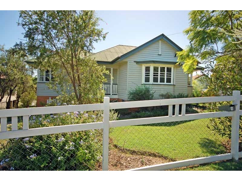 5 Rhodes Street, Stafford QLD 4053