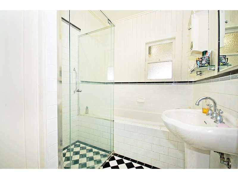 5 Rhodes Street, Stafford QLD 4053