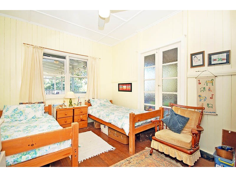 5 Rhodes Street, Stafford QLD 4053