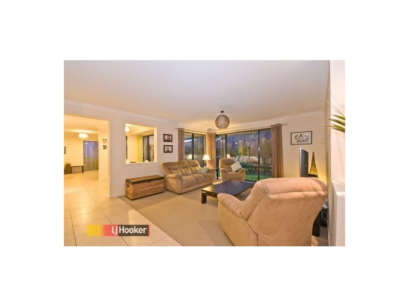 23 Bend Court, Eatons Hill QLD 4037