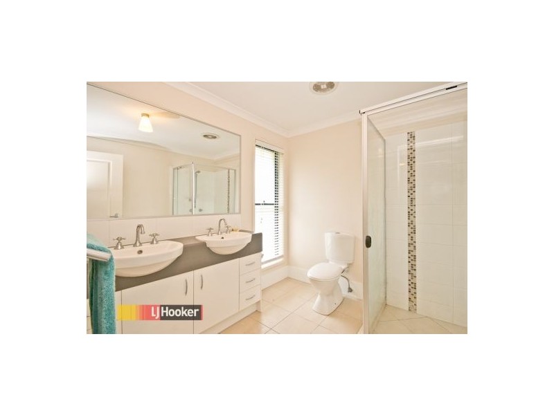 23 Bend Court, Eatons Hill QLD 4037