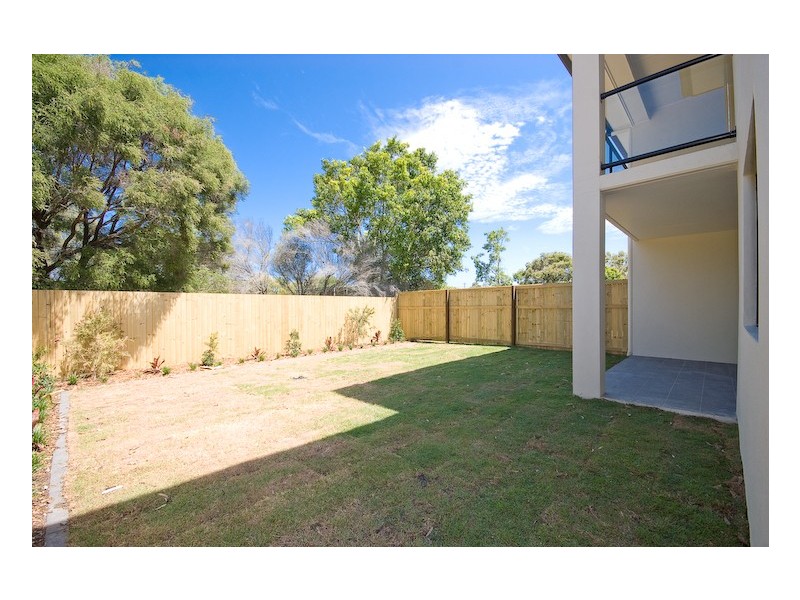 2/18 Seeney Street, Zillmere QLD 4034