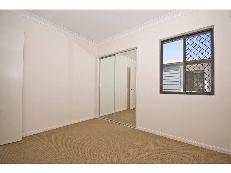 2/18 Seeney Street, Zillmere QLD 4034