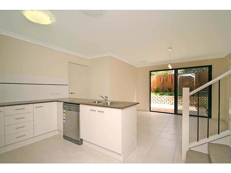 2/20  Yaralla Street, Chermside QLD 4032