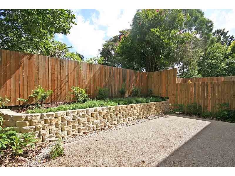 2/20  Yaralla Street, Chermside QLD 4032