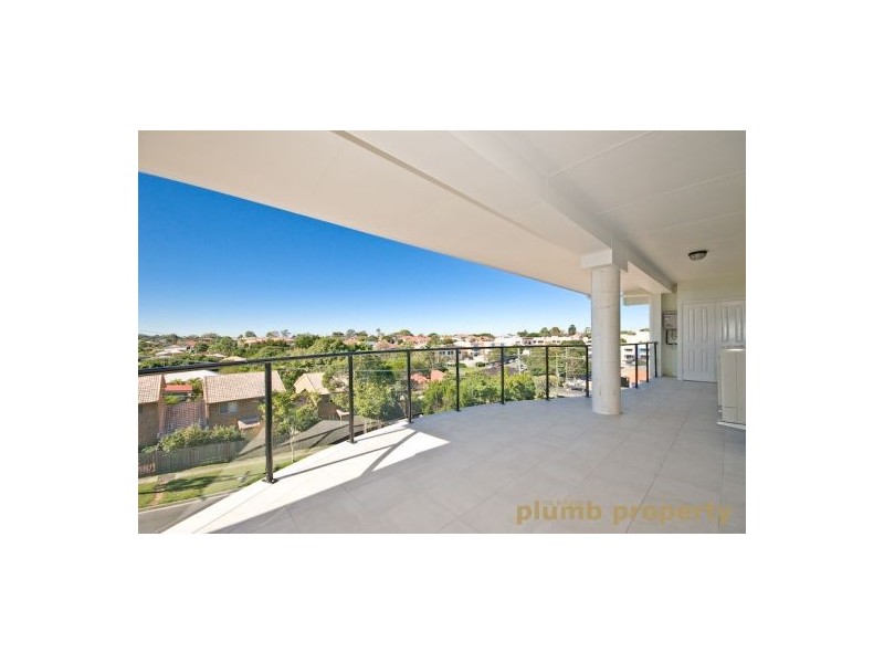 8 & 9/20 Rainey Street, Chermside QLD 4032