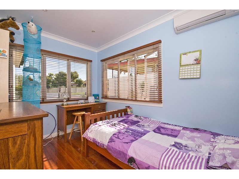 Arana Hills QLD 4054