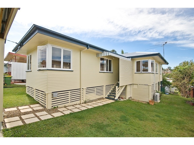 Arana Hills QLD 4054