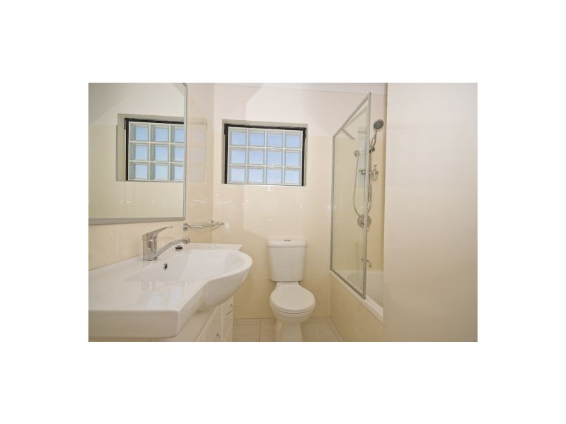 1/18  Seeney Street, Zillmere QLD 4034