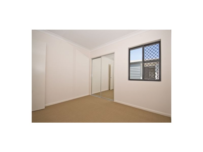 1/18  Seeney Street, Zillmere QLD 4034