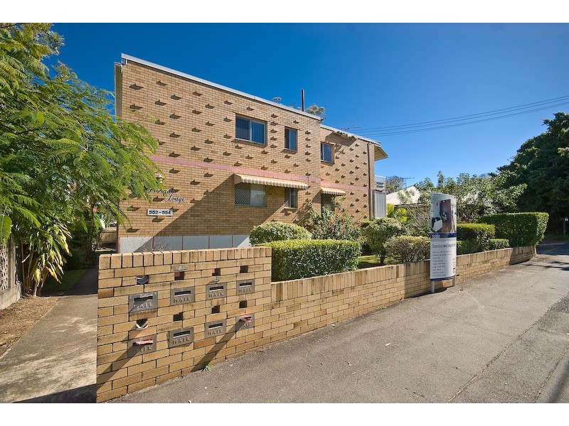 2/552 Sandgate Road, Clayfield QLD 4011