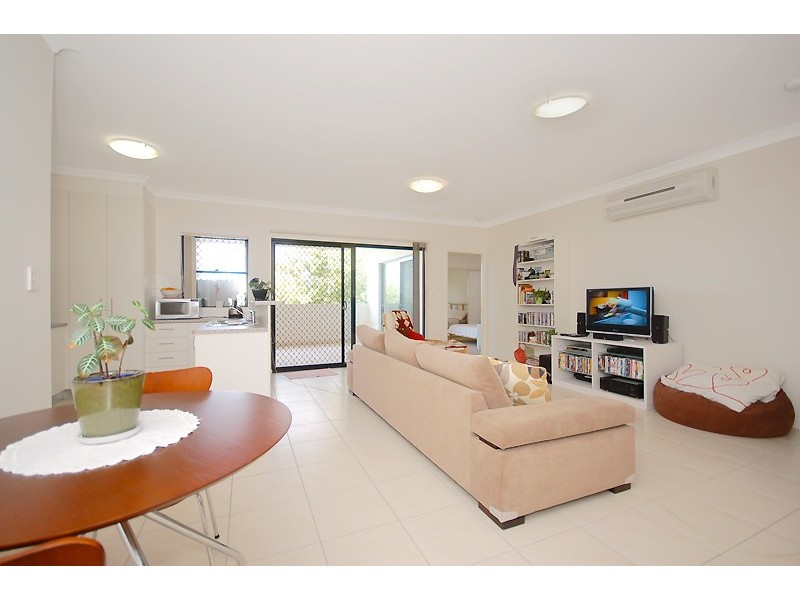 2.8 School Road, Stafford QLD 4053