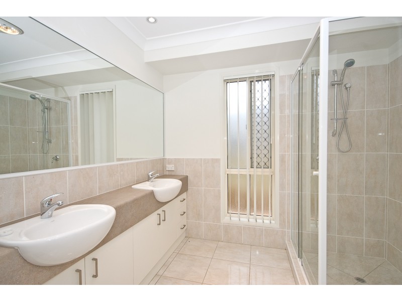 71 Emerald Cr, Springfield Lakes QLD 4300