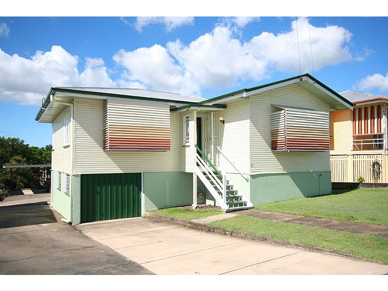 36 Curwen Tce, Chermside QLD 4032