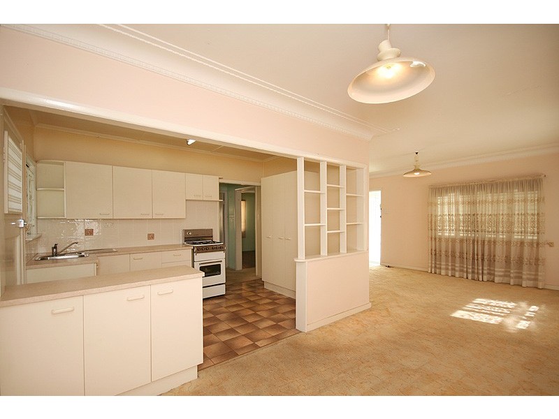 36 Curwen Tce, Chermside QLD 4032