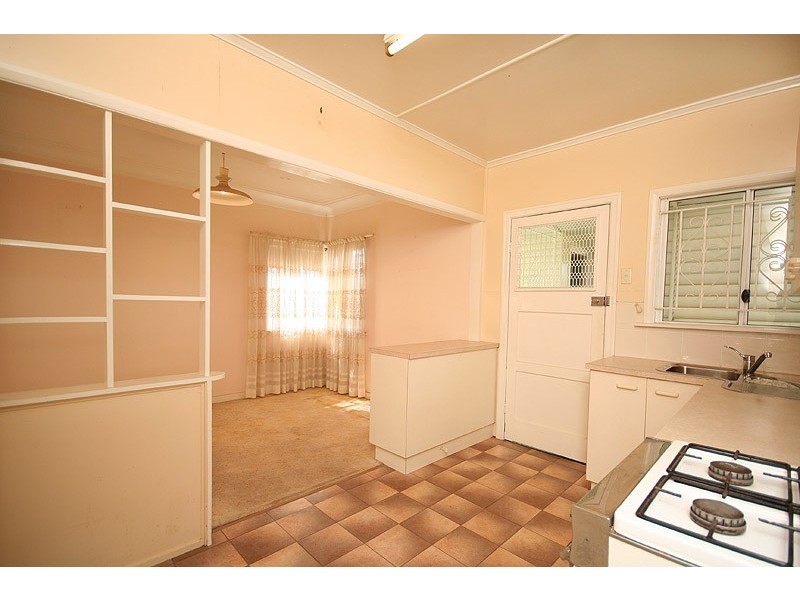 36 Curwen Tce, Chermside QLD 4032