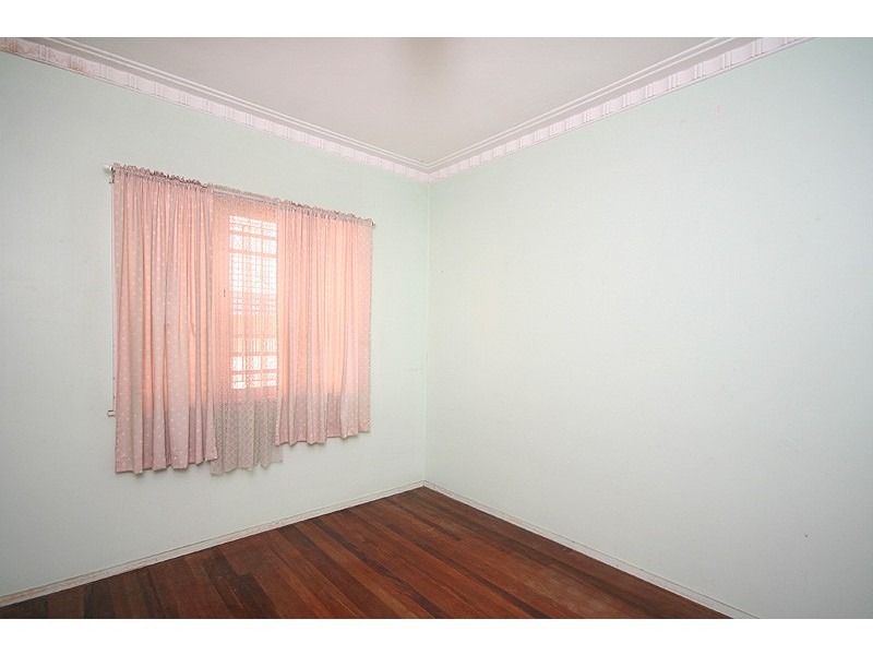 36 Curwen Tce, Chermside QLD 4032