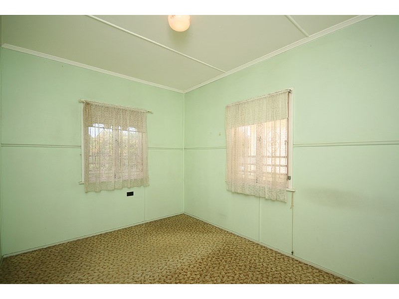 36 Curwen Tce, Chermside QLD 4032