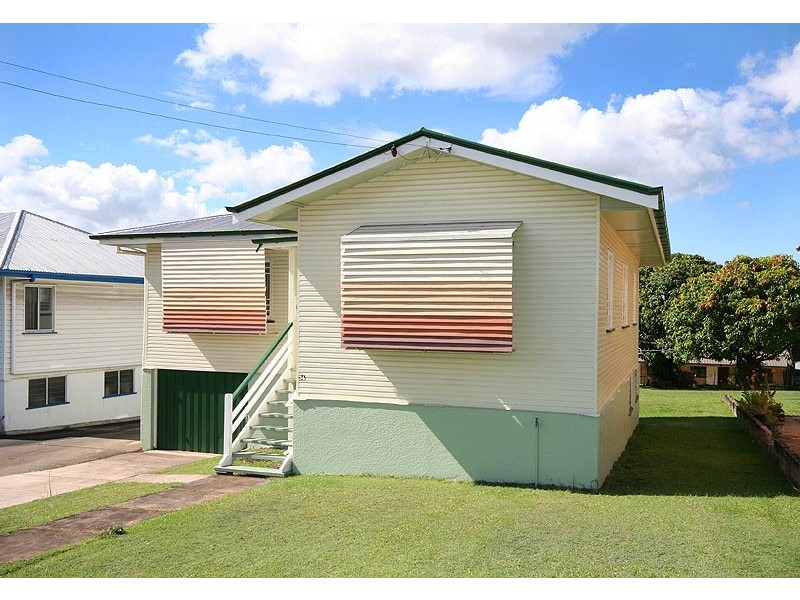 36 Curwen Tce, Chermside QLD 4032