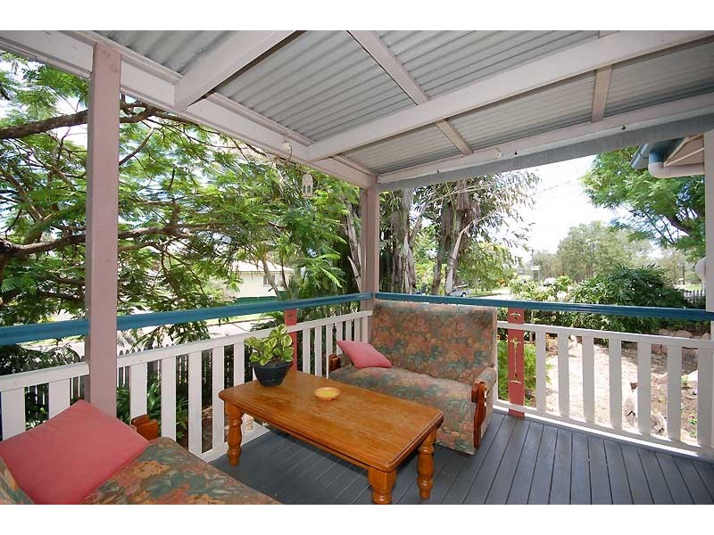 77 Tenth Avenue, Kedron QLD 4031