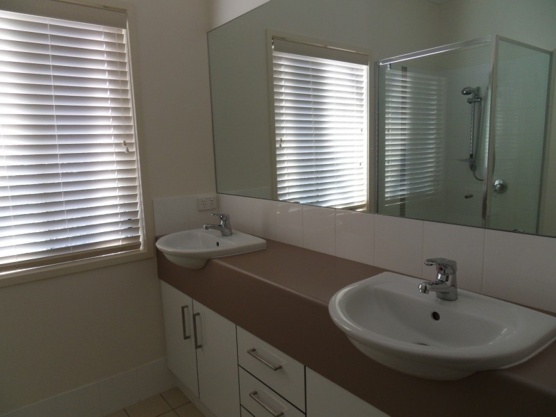 226 Days Road, Grange QLD 4051