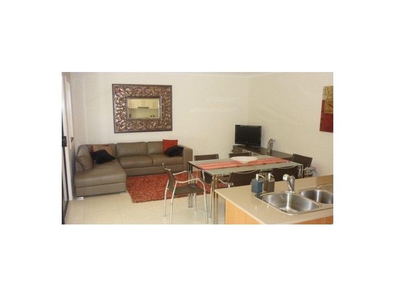 2/15 Curwen Terrace, Chermside QLD 4032