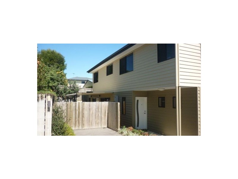 2/15 Curwen Terrace, Chermside QLD 4032