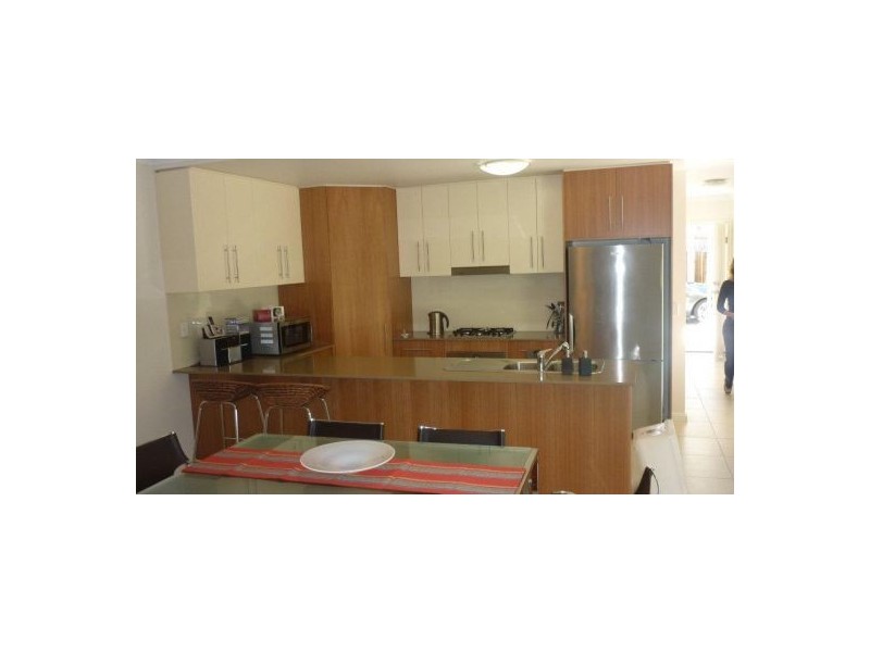 2/15 Curwen Terrace, Chermside QLD 4032