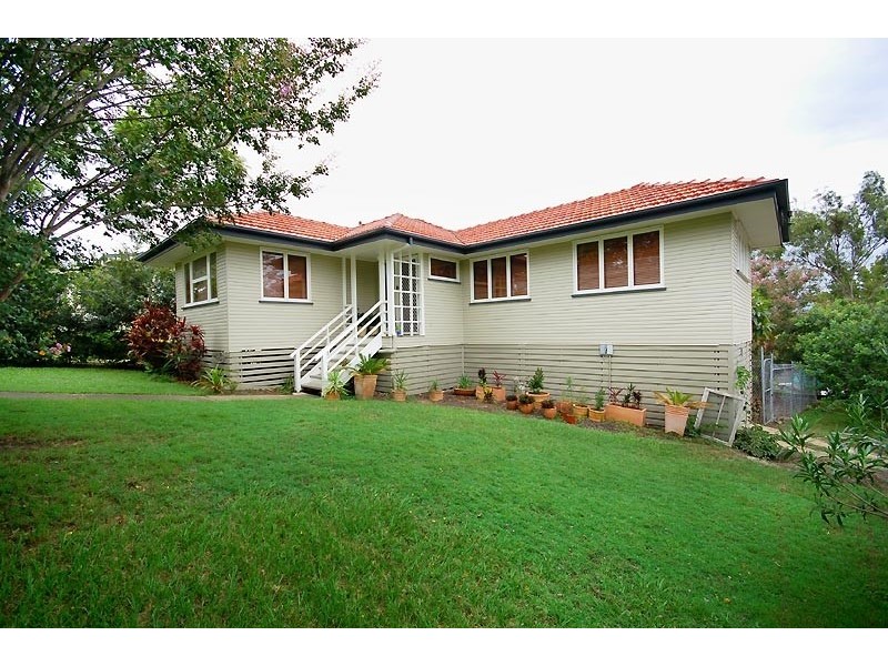 26 Chuter Street, Stafford Heights QLD 4053