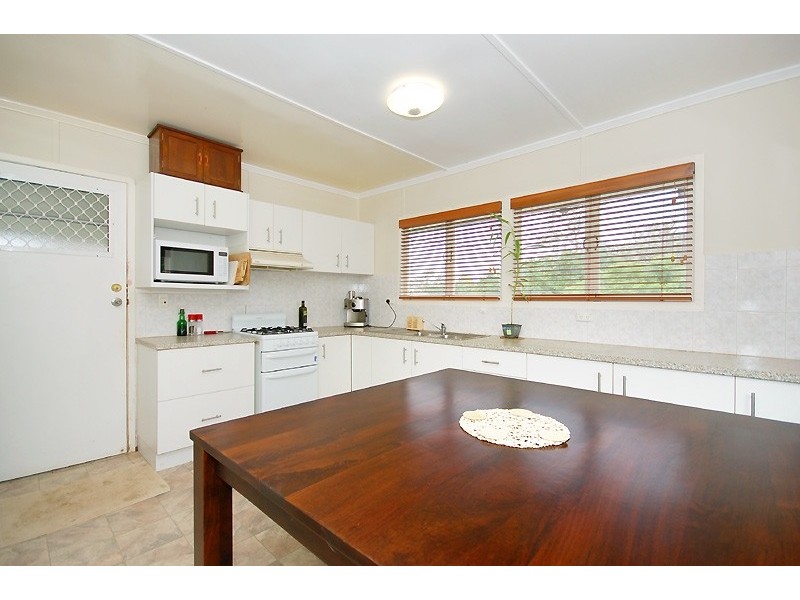 26 Chuter Street, Stafford Heights QLD 4053