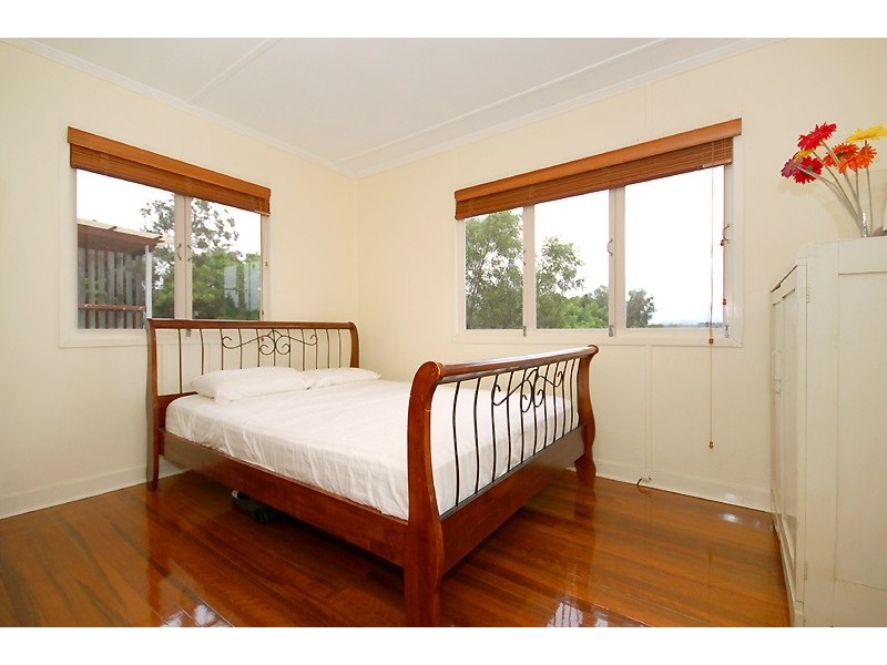 26 Chuter Street, Stafford Heights QLD 4053