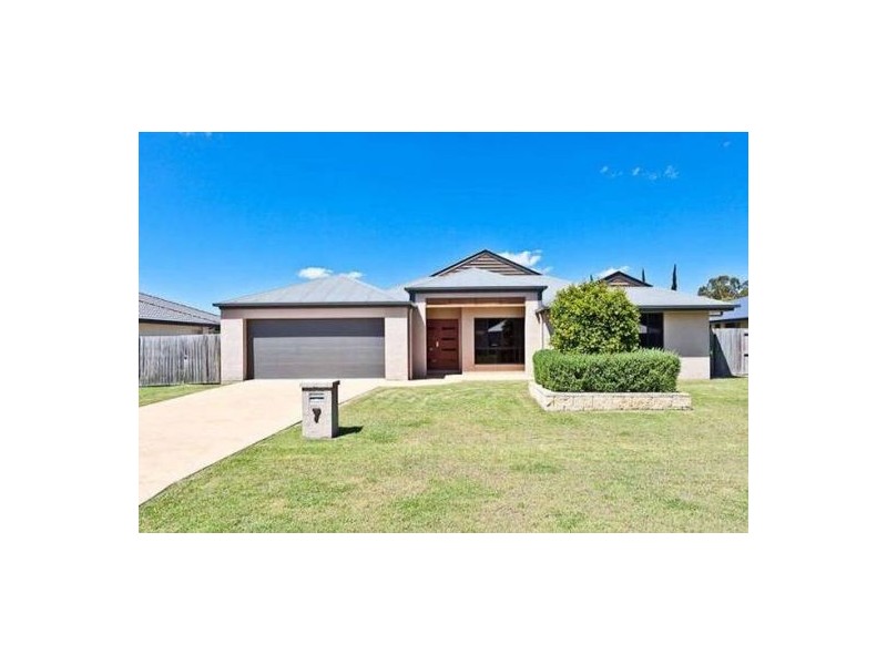 7 King Parrot Court, Cashmere QLD 4500