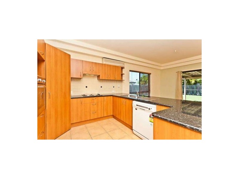 7 King Parrot Court, Cashmere QLD 4500