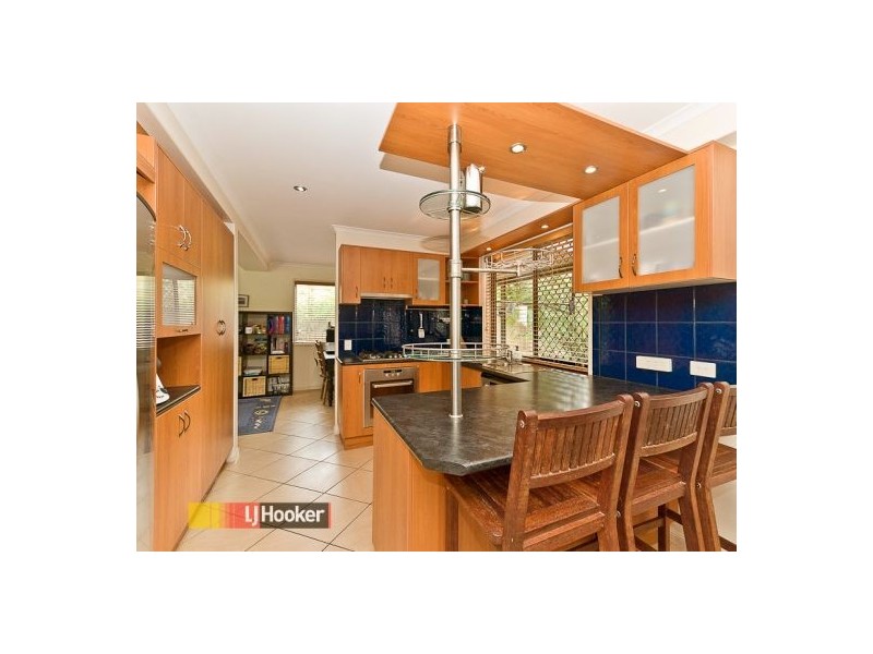 6 Lindfield Drive, Petrie QLD 4502