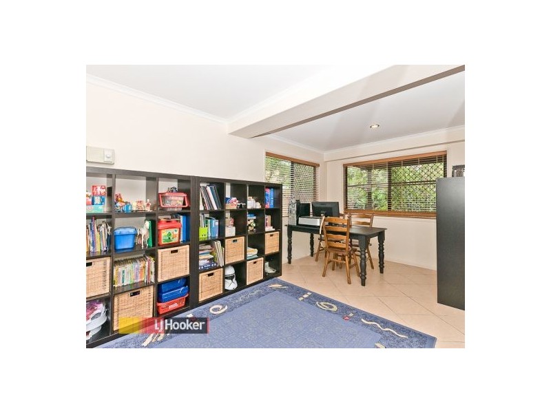 6 Lindfield Drive, Petrie QLD 4502