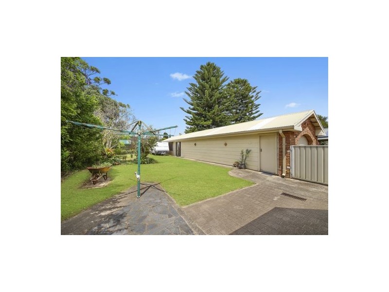 48 Gwendolen Ave, Umina Beach NSW 2257