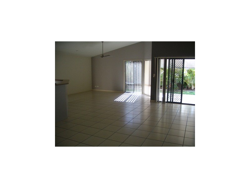 3 Dominica Place, Kawana Island QLD 4575